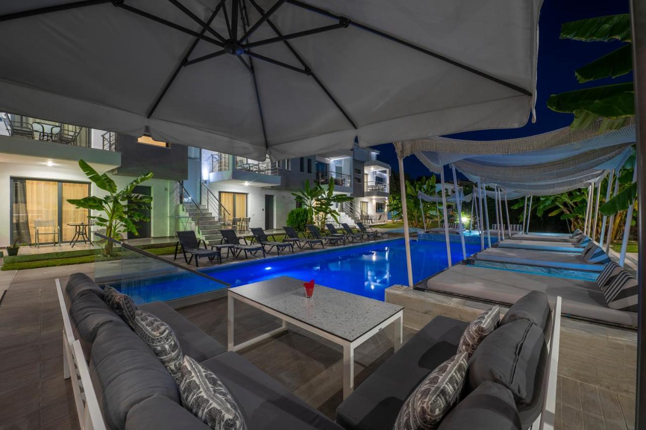 Adonis Luxury Village 佩科霍里 外观 照片