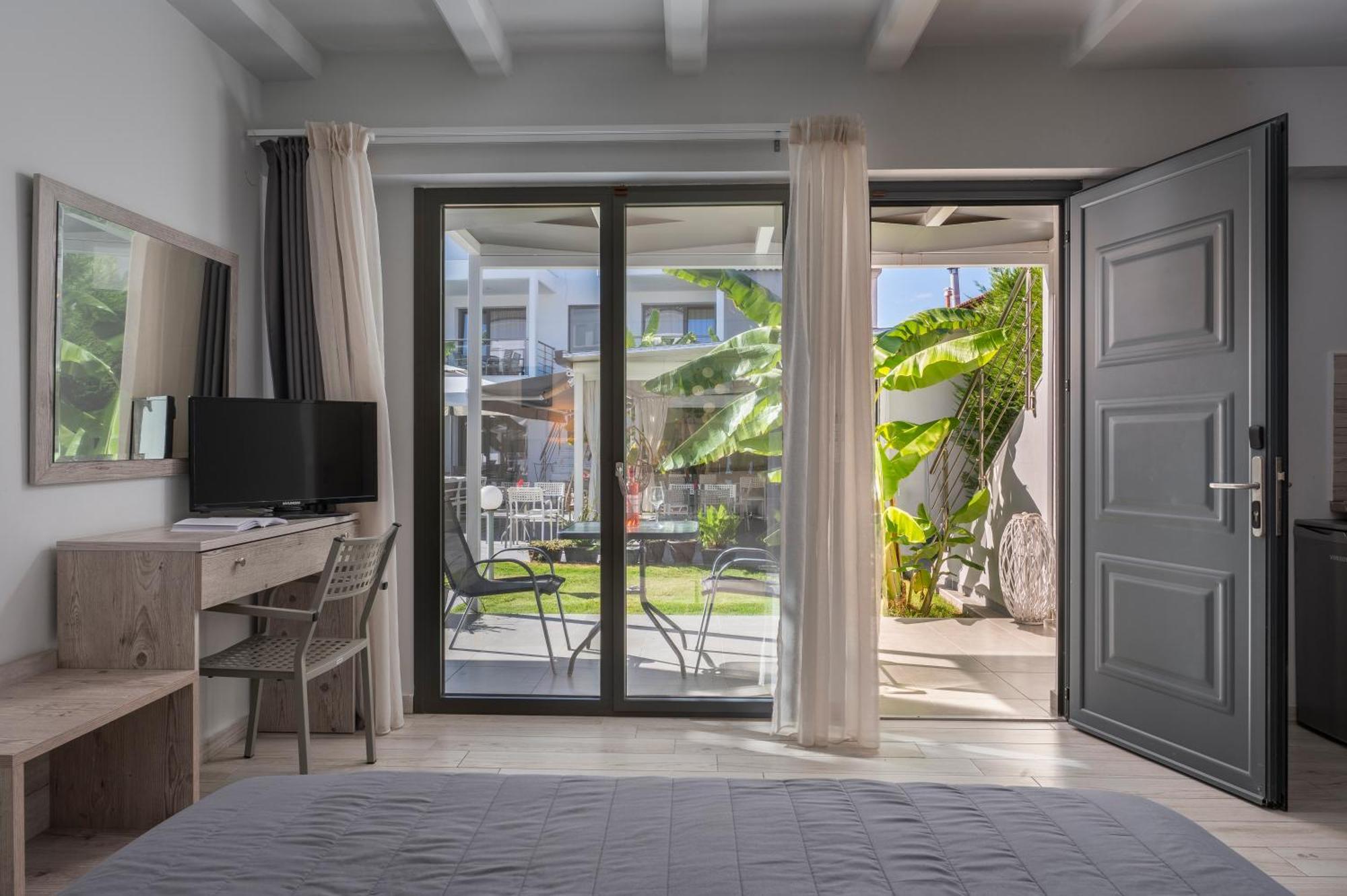 Adonis Luxury Village 佩科霍里 客房 照片